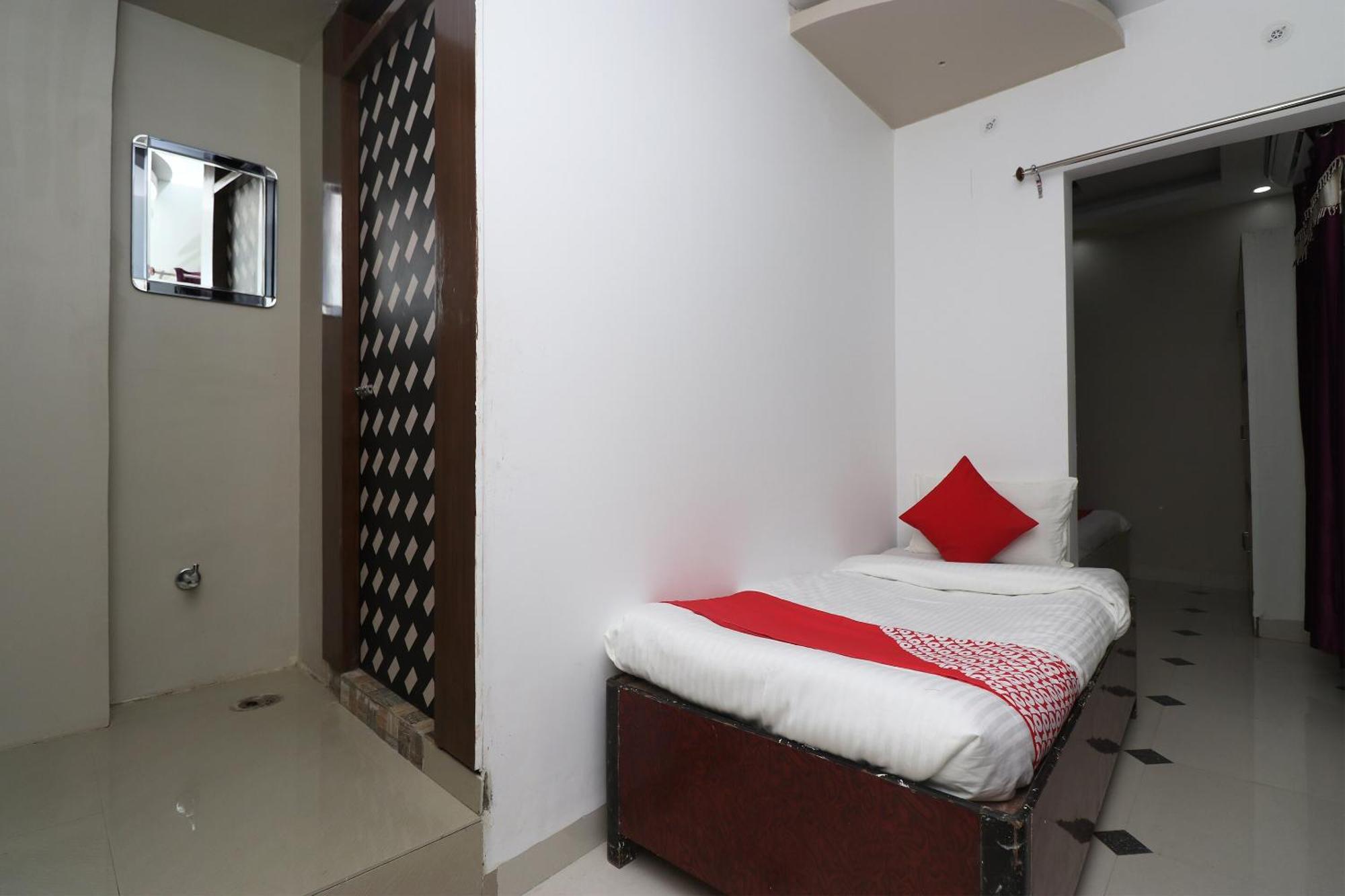 Hotel O Swastik Resort Colonelganj Eksteriør billede